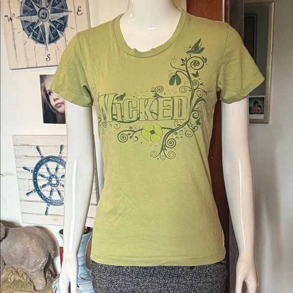Wicked size small Green Graphic Tee - Picture 1 of 3